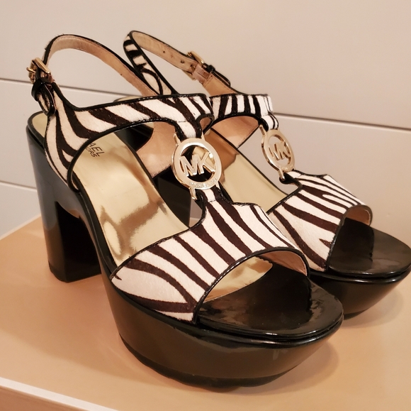 MICHAEL Micheal Kors Zebra Cary Sling Platform Sandal Size 8.5 - Picture 3 of 13
